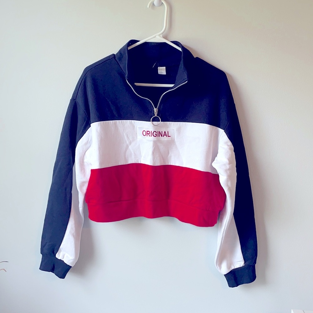 Crop 1/4 zip sweatshirt.